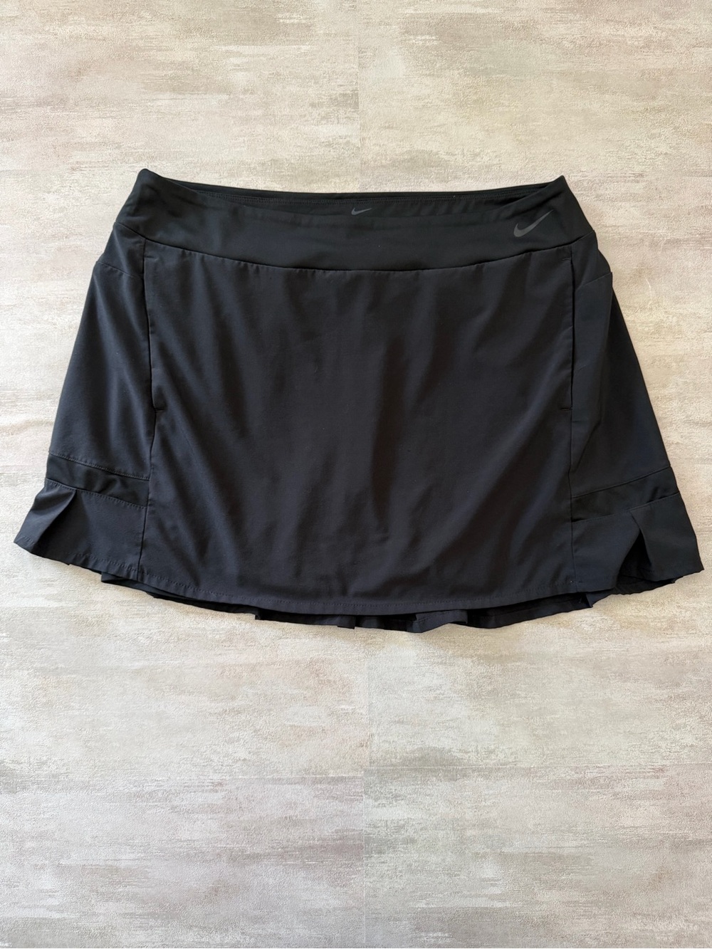 Nike | Dri Core 15” Ladies Golf Skort Black - Size Large - Picture 2 of 6